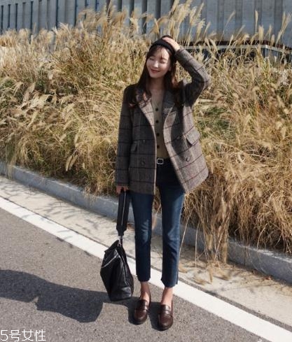 短款格子外套怎么搭配？各種風(fēng)格隨意切換