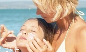 防曬霜每次最佳使用量是多少？多多益善