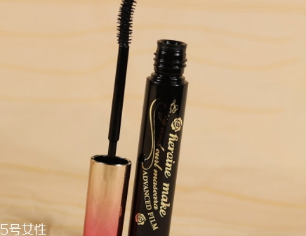 睫毛膏和種睫毛哪個(gè)好？