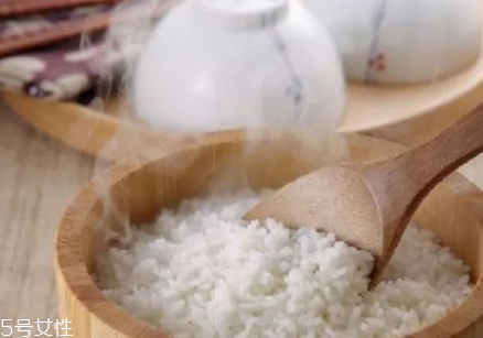 熱水煮飯還是冷水煮飯好？這樣煮飯更好吃