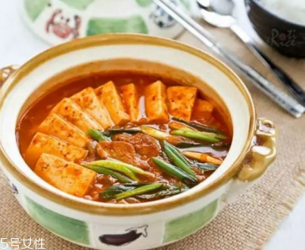 冬天吃燉菜的好處 不僅味美營(yíng)養(yǎng)價(jià)值也高 冬天吃燉菜的好處 不僅味美營(yíng)養(yǎng)價(jià)值也高