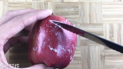 花牛蘋(píng)果的果蠟怎么清洗？其實(shí)沒(méi)有危害