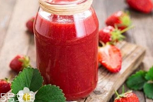 草莓有點爛還能吃嗎？要分情況