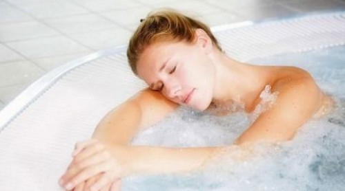 冬天洗澡水溫多少度最好？這兩種方式洗澡會(huì)致癌