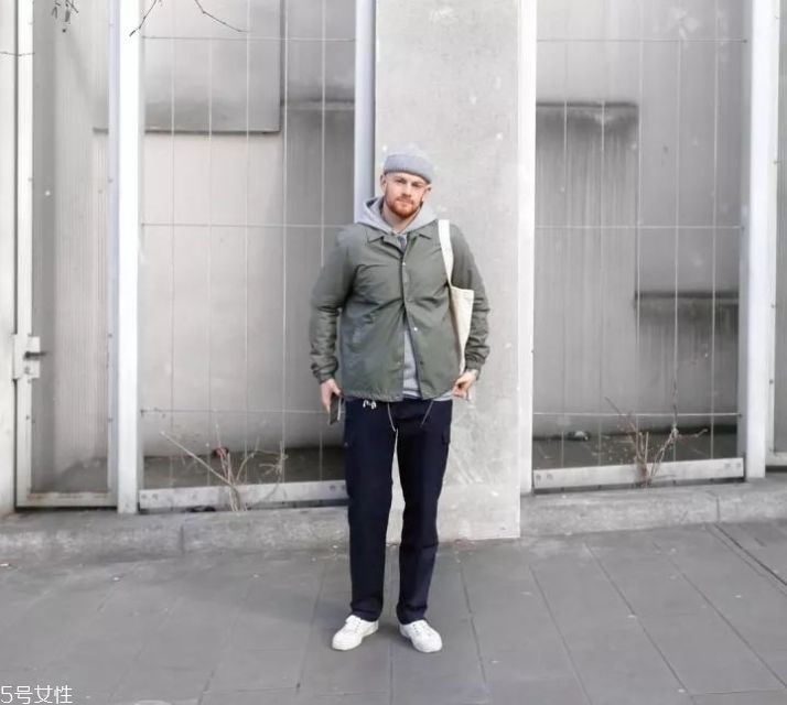 男生極簡風穿搭圖片 基礎(chǔ)色穿衣搭配 男生極簡風穿搭圖片 基礎(chǔ)色穿衣搭配