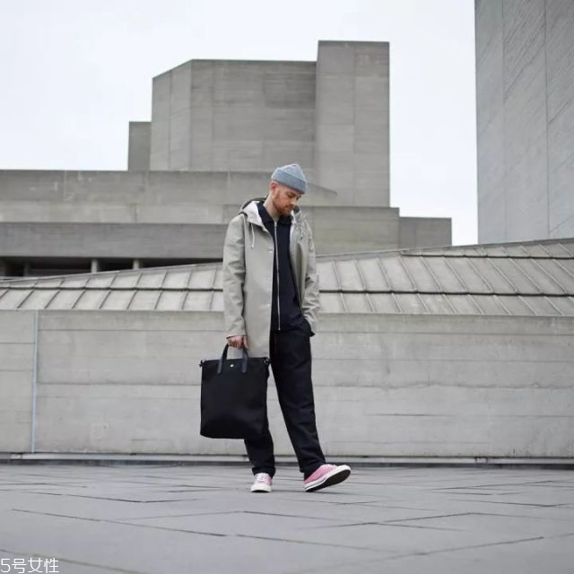 男生極簡風穿搭圖片 基礎(chǔ)色穿衣搭配 男生極簡風穿搭圖片 基礎(chǔ)色穿衣搭配