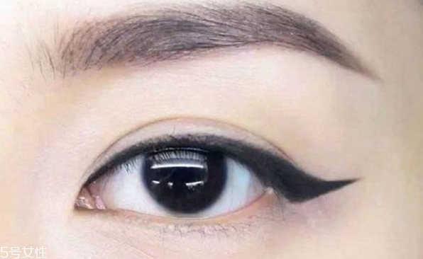 新手適合眼線液還是眼線筆？史上最全眼線誤區(qū)