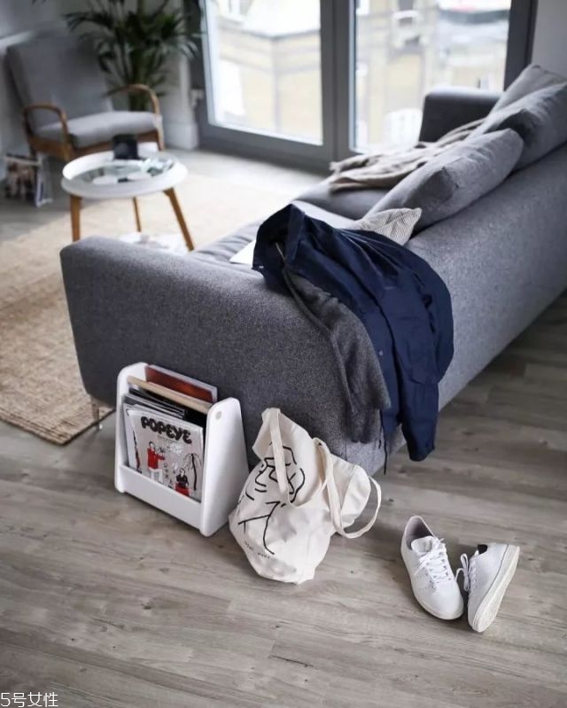 男生極簡風穿搭圖片 基礎(chǔ)色穿衣搭配 男生極簡風穿搭圖片 基礎(chǔ)色穿衣搭配