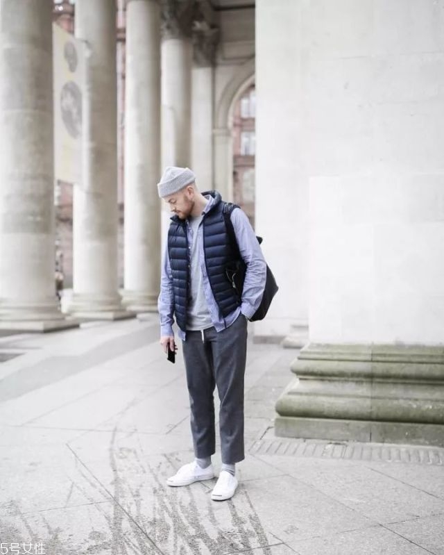男生極簡風穿搭圖片 基礎(chǔ)色穿衣搭配 男生極簡風穿搭圖片 基礎(chǔ)色穿衣搭配