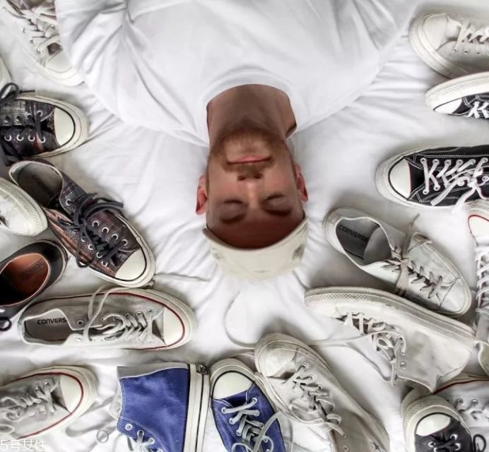 男生極簡風穿搭圖片 基礎(chǔ)色穿衣搭配 男生極簡風穿搭圖片 基礎(chǔ)色穿衣搭配