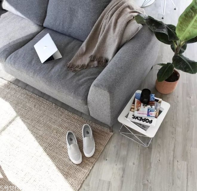 男生極簡風穿搭圖片 基礎(chǔ)色穿衣搭配 男生極簡風穿搭圖片 基礎(chǔ)色穿衣搭配