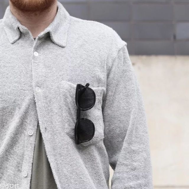 男生極簡風穿搭圖片 基礎(chǔ)色穿衣搭配 男生極簡風穿搭圖片 基礎(chǔ)色穿衣搭配