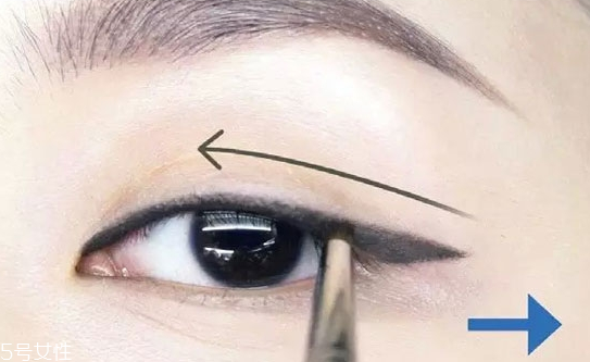 新手適合眼線液還是眼線筆？史上最全眼線誤區(qū)