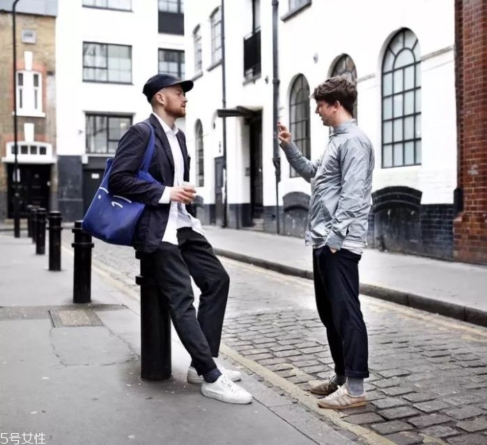男生極簡風穿搭圖片 基礎(chǔ)色穿衣搭配 男生極簡風穿搭圖片 基礎(chǔ)色穿衣搭配