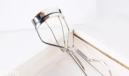 2018睫毛夾哪個牌子好？8款最受歡迎的睫毛夾推薦