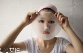 面膜燙一燙再敷可以嗎？會(huì)破壞精華成分