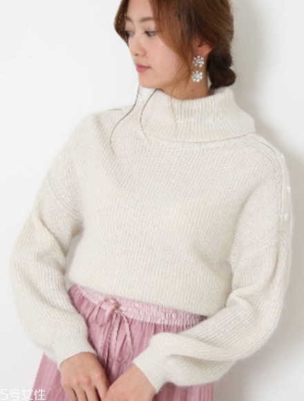 高領(lǐng)毛衣款式怎么挑選？這樣穿化身時尚通行證