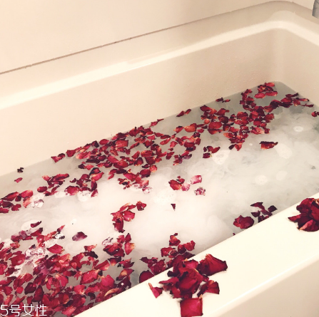 冬季泡澡日本各類(lèi)入浴劑大全 泡澡也要詩(shī)情畫(huà)意 冬季泡澡日本各類(lèi)入浴劑大全 泡澡也要詩(shī)情畫(huà)意