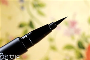 眼線(xiàn)筆硬頭和軟頭的哪個(gè)好用？單眼皮眼妝教程