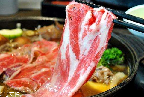 壽喜燒為什么蘸生雞蛋 壽喜燒的奇特吃法 壽喜燒為什么蘸生雞蛋 壽喜燒的奇特吃法