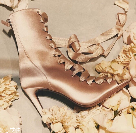 tabitha simmons是奢侈品嗎？紅毯上最常見的高跟鞋