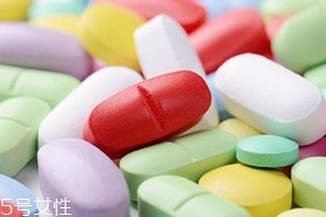 阿莫西林可以空腹吃嗎？飯前飯后很重要