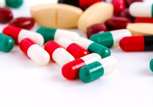 阿莫西林可以空腹吃嗎？飯前飯后很重要