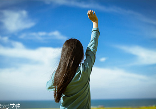 刷完牙吃東西覺得苦是怎么回事？可能是身體的警示