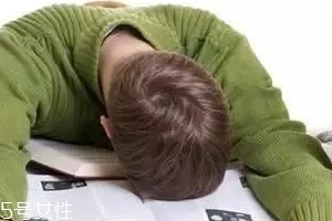 肝不好有什么癥狀？一個(gè)簡(jiǎn)單小動(dòng)作最養(yǎng)肝