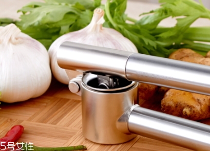 大蒜冰糖水是蒸還是煮？來看看具體做法