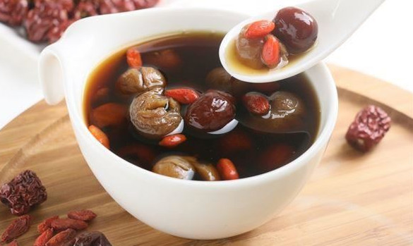 白糖和紅糖有什么區(qū)別 紅糖比白糖性溫 白糖和紅糖有什么區(qū)別 紅糖比白糖性溫