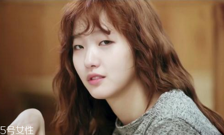 眼線液和眼線筆哪個(gè)好用？眼線長(zhǎng)度決定風(fēng)格