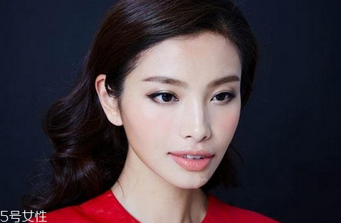 眼線液哪個牌子好用不暈染？眼角下垂畫眼線圖解 