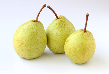 睡覺前多久吃梨比較好？睡覺前吃梨有什么好處？