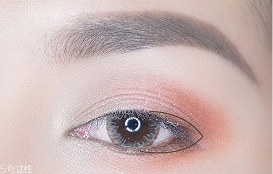 內眼線用什么畫比較好？眼線怎么畫簡單又好看教程