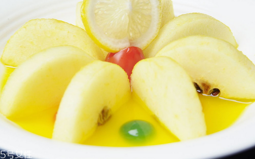 冰糖雪梨梨子能吃嗎？梨和什么一起煮著吃最好？