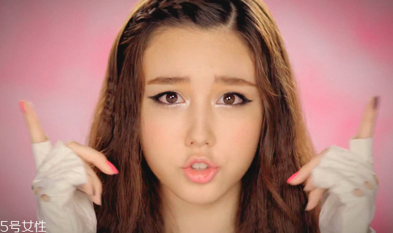 內眼線用什么畫比較好？眼線怎么畫簡單又好看教程