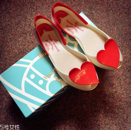 melissa果凍鞋好穿嗎？當(dāng)下最時髦的鞋子