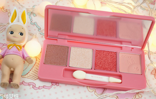 適合畫桃花妝的眼影有哪些？單眼皮桃花妝畫法步驟