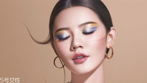 適合畫桃花妝的眼影有哪些？單眼皮桃花妝畫法步驟