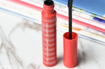 ettusais艾杜莎睫毛膏打底膏怎么用？睫毛一天不會塌