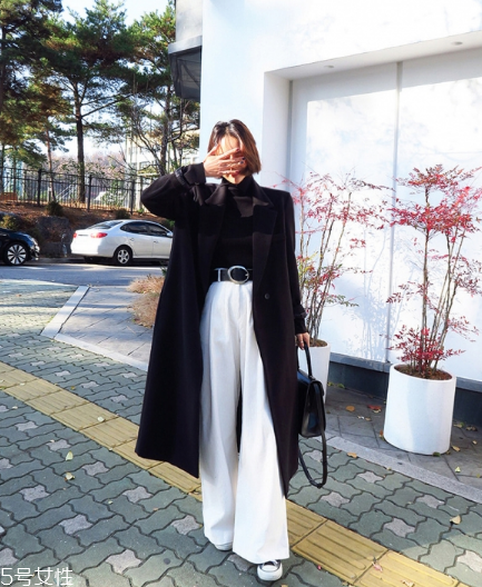 過膝大衣怎么搭配圖片 這樣穿瞬間提升氣場(chǎng) 過膝大衣怎么搭配圖片 這樣穿瞬間提升氣場(chǎng)