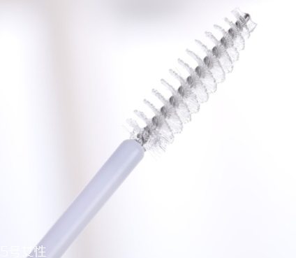 睫毛雨衣怎么用？用在睫毛膏之后