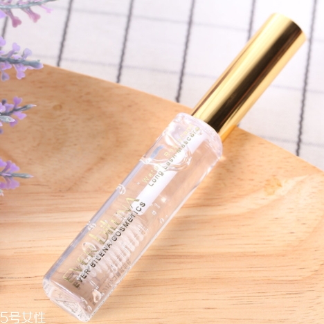 睫毛雨衣涂眉毛可以嗎？睫毛雨衣和眉毛雨衣師出同門(mén)