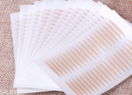 雙眼皮貼可以過夜嗎？不建議晚上貼