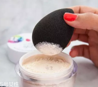 美妝蛋用前要沾濕嗎？美妝蛋不能直接用