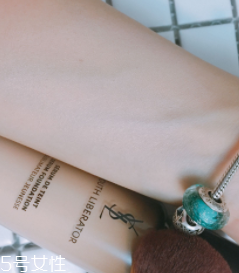 粉底露怎么上妝？底妝刷上妝攻略