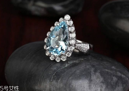 海藍(lán)寶是幾月生辰石？來自大海的生辰祝福