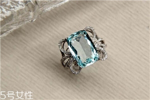 海藍(lán)寶是越透越好嗎？它是海水的化身