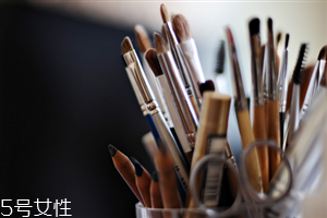 洗化妝刷要用什么洗？選購(gòu)化妝刷誤區(qū)